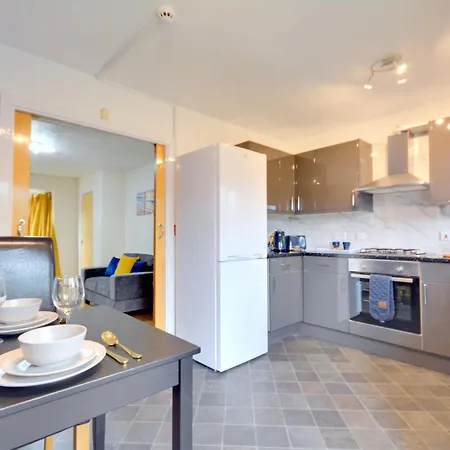 Manchester Townhouse By Bevolve - 4 Bedrooms - Free Parking Exterior photo